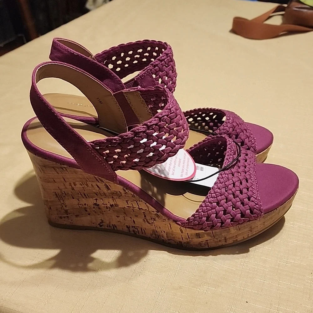 Maurice’s Beverly Wedge - Picture 2 of 6